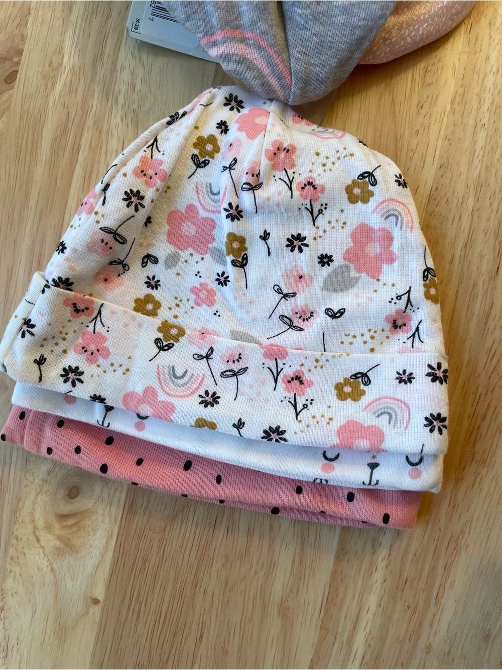 16 Pc Newborn Girl Bundle - 5 Caps, Hat, Headband, Booties, 8 Bibs NWOT/NWT - Picture 4 of 16